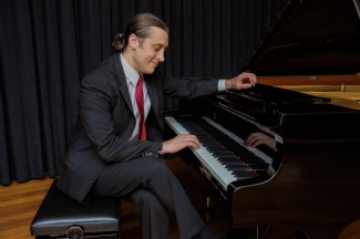Piano Bar com Evan Megaro
